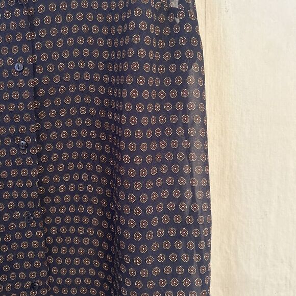 H&M Women’s Size 4 Sleeveless Button up Blouse Sheer Collared Patterned Navy Bl - Picture 2 of 6